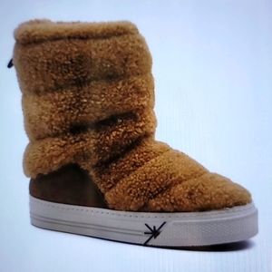 ROSS & SNOW Women's Pelo Natutale Puff Boot - Size 6 - NWOB